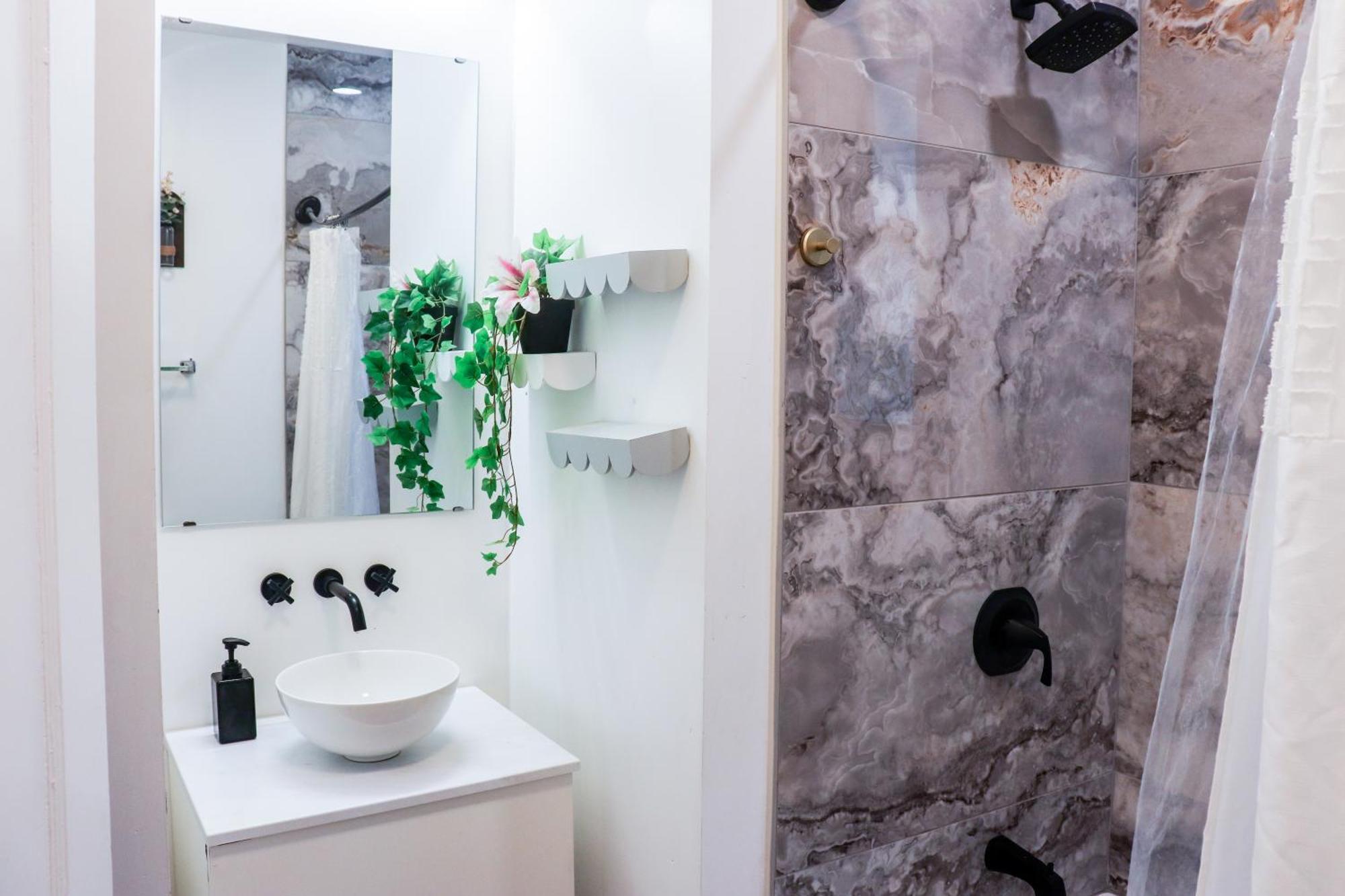 شقة Downtown Retreat - 2Br Oasis كولومبوس المظهر الخارجي الصورة